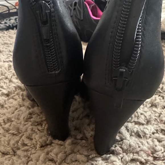 Miz Mooz Button Victorian Style Elegant Black Women's Heels Sz 7-7.5 - Picture 2 of 5